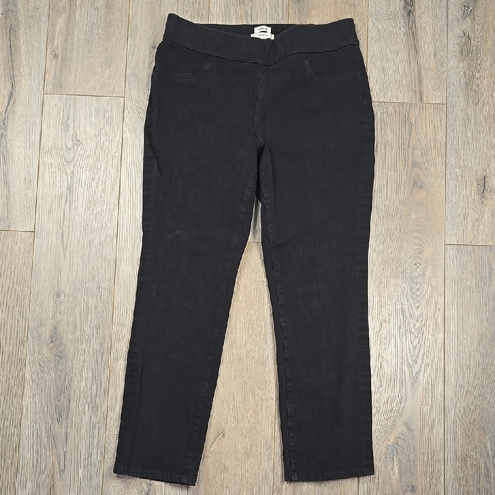 LL Bean Black Classic Fit Pull-on Stretch Denim High Rise Jeans, Size 12 Petite